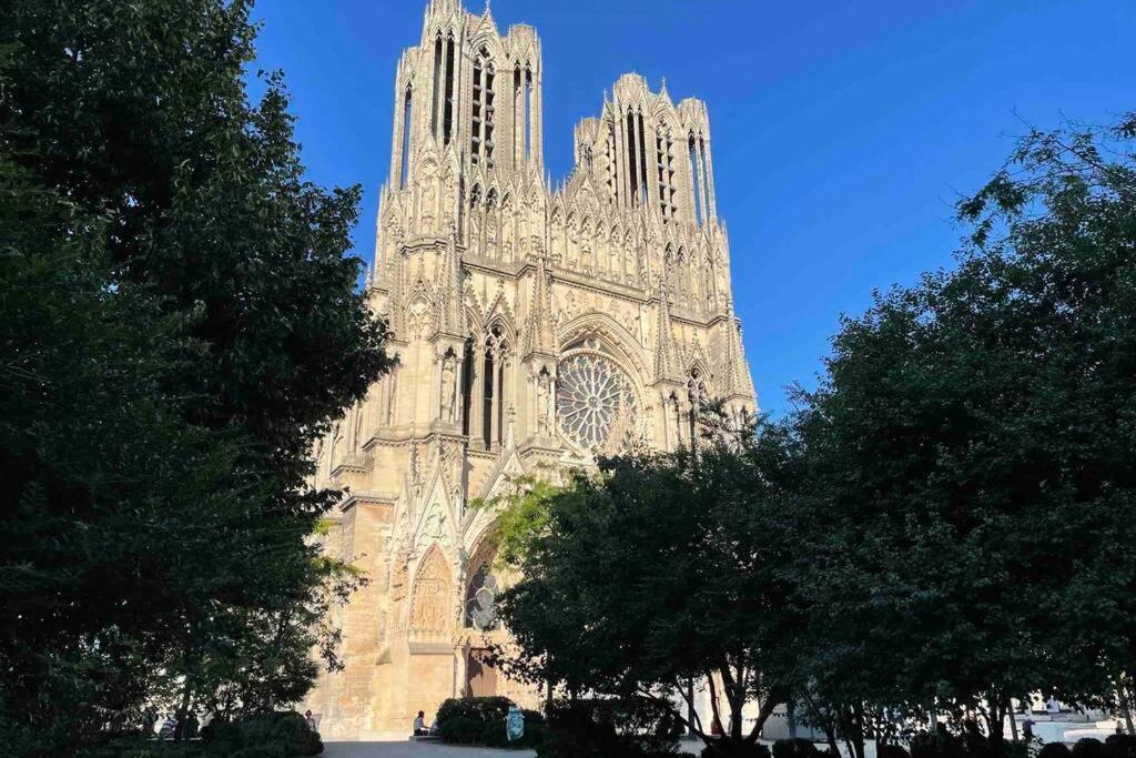 Superbe Loft 100M2 Proche Cathedrale Avec Parking Leilighet Reims Eksteriør bilde