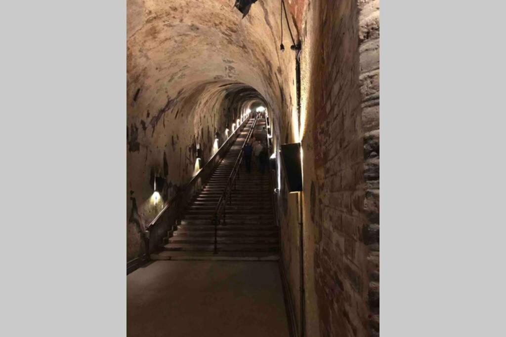 Superbe Loft 100M2 Proche Cathedrale Avec Parking Leilighet Reims Eksteriør bilde